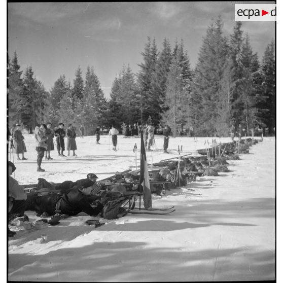 Le concours interdivisionnaire de ski du 1er groupe de divisions militaires à Mont-Louis.