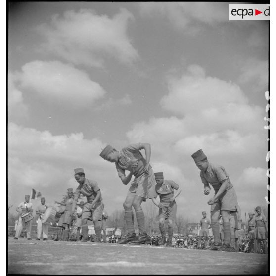 Danse des tirailleurs malgaches.