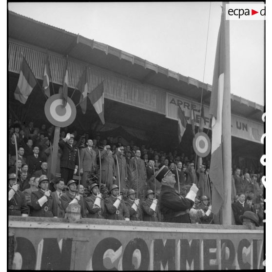 Cérémonie des couleurs avant la finale du championnat militaire de rugby.