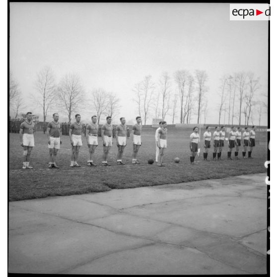Equipes finalistes du championnat militaire de basket-ball.