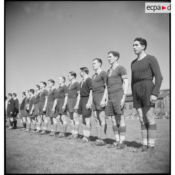 L'équipe de football de la Brigade des sapeurs-pompiers de Paris, finaliste de la coupe de France militaire.