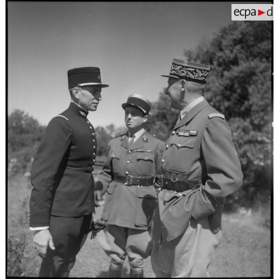 Le commandant Aublet et le général de brigade Keim (?).