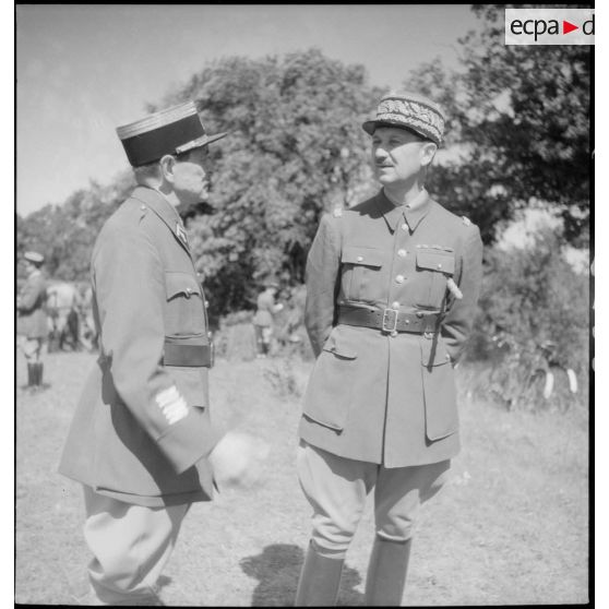 Le général de corps d'armée Lafont (?) et le colonel d'état-major Gibois (?).