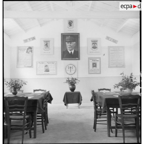 La salle de lecture du foyer.