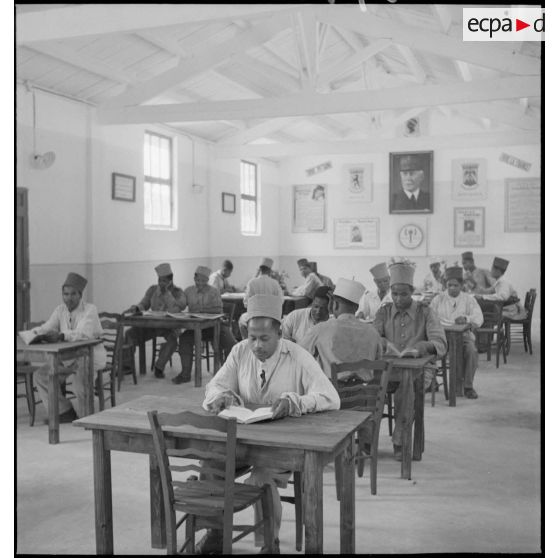 La salle de lecture du foyer.