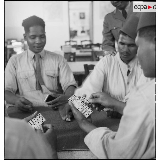 Le salle du bar du foyer.