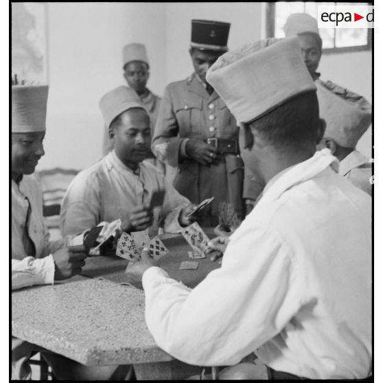 Le salle du bar du foyer.
