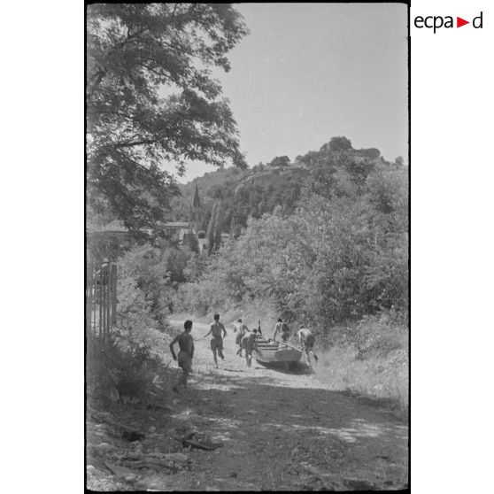 Rallye nautique à étapes entre Seyssel (Ain et Haute-Savoie) et Avignon (Vaucluse).