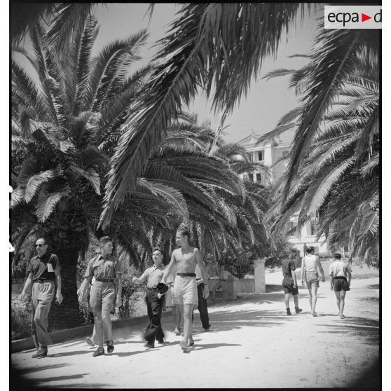 Le parc de l'hôtel l'"Arbois", centre d'hébergement de permissionnaires.