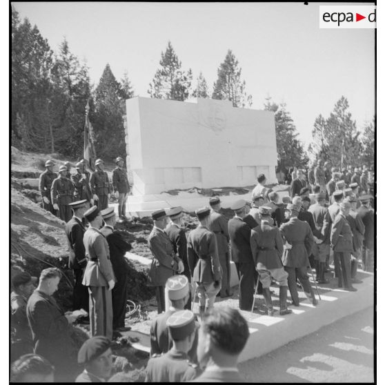 Inauguration du monument commémoratif à la mémoire du général d'armée Charles Huntziger.