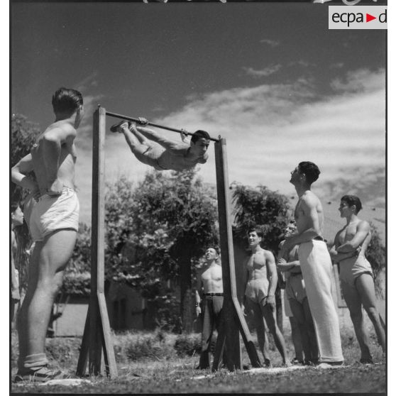 Séance d'hébertisme à l'EMP d'Autun, repliée à Valence.