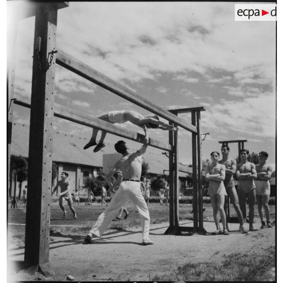 Séance d'hébertisme à l'EMP d'Autun, repliée à Valence.