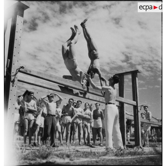 Séance d'hébertisme à l'EMP d'Autun, repliée à Valence.
