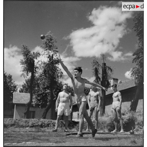 Séance d'hébertisme à l'EMP d'Autun, repliée à Valence.