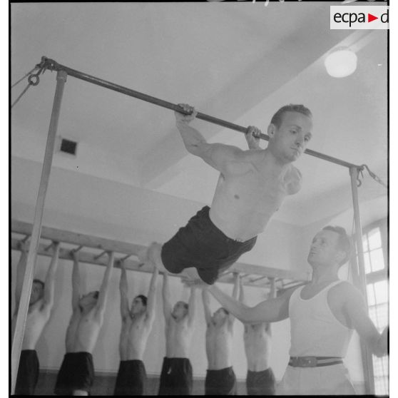 Séance de gymnastique au 23e RI.