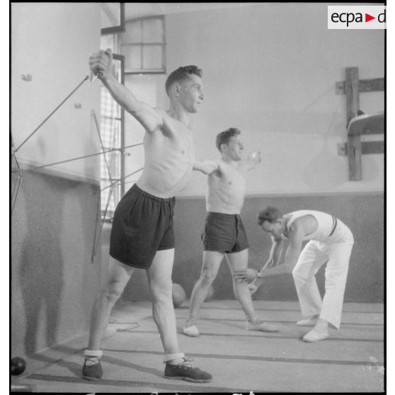 Séance de musculation au 23e RI.