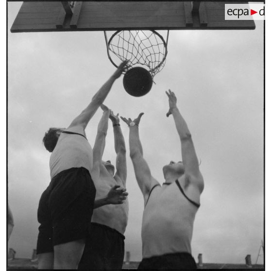 Match de basket-ball au 23e RI.