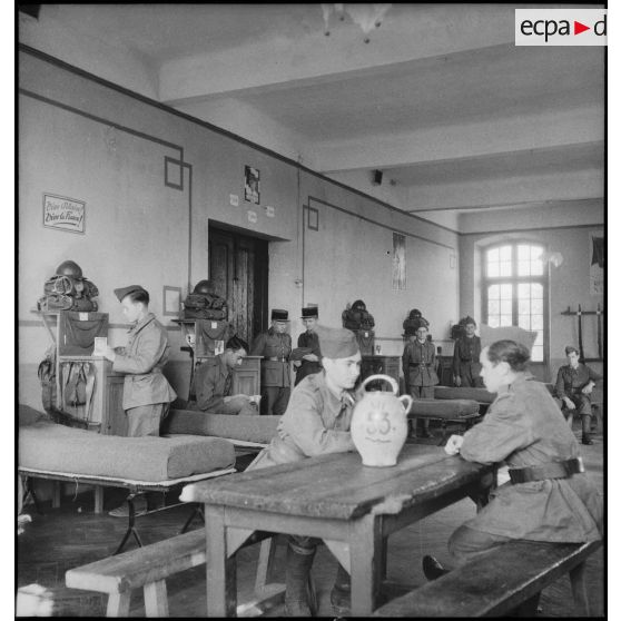 Chambrée troupe moderne au 23e RI.