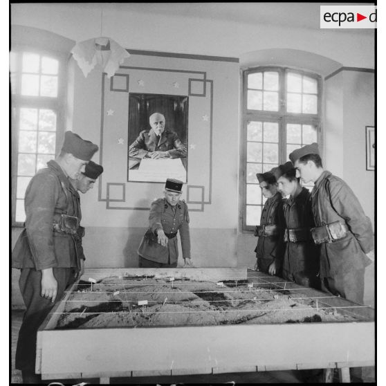 Cours de topograhie au 23e RI.