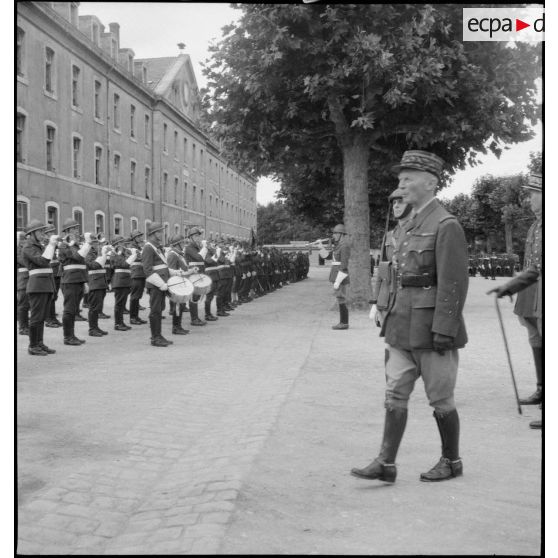 Le général d'armée Charles Huntziger au 5e RD.