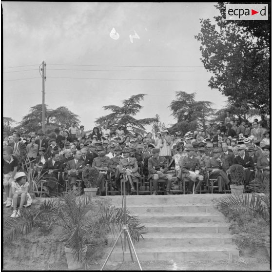 La tribune officielle lors de la cérémonie de baptême de la promotion "Maréchal Pétain".