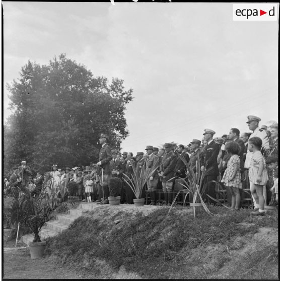 Le nom de la nouvelle promotion est donnée par le général commandant les écoles.