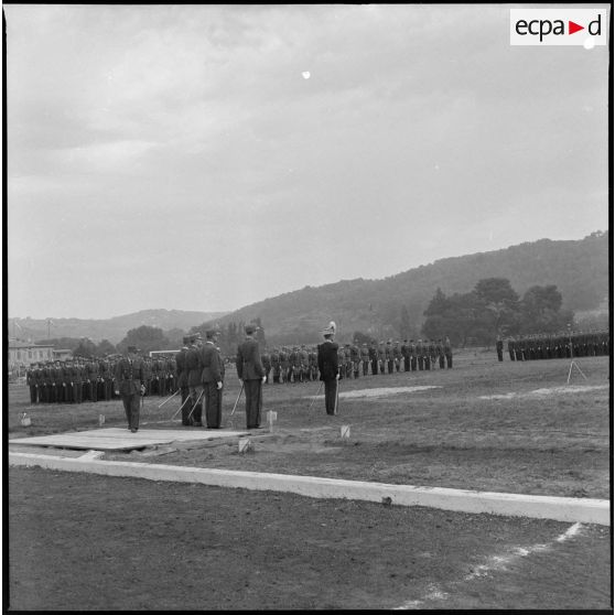 Le "père système" de la promotion des anciens s'adresse à la nouvelle promotion.