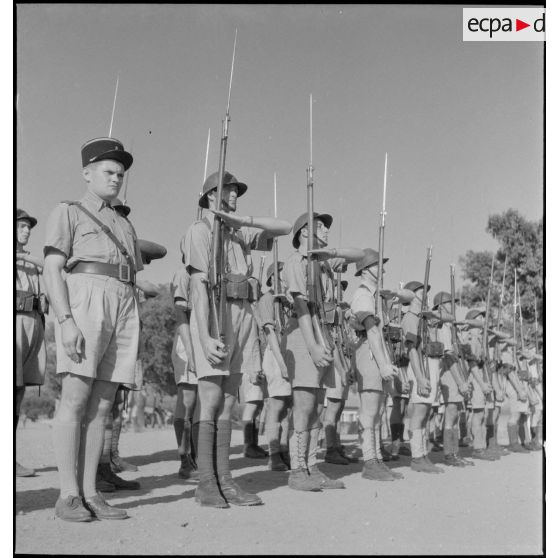 Cérémonie des couleurs au camp Galliéni à Fréjus.