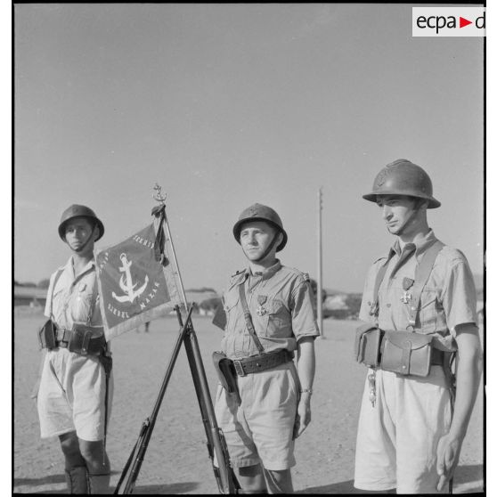 Cérémonie des couleurs au camp Galliéni à Fréjus.