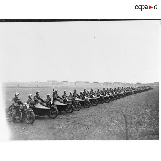 Peloton motocycliste du 2e escadron de la 4e légion de la Garde.