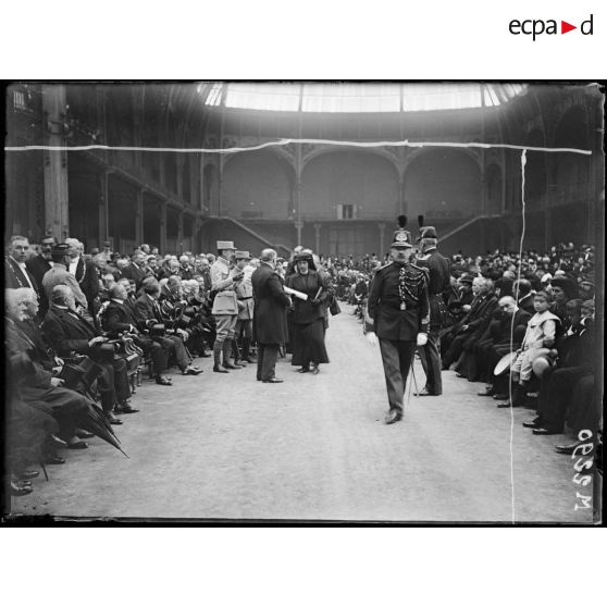 Paris. 14 Juillet 1916. Grand Palais. Remise de diplômes par le Président de la République. [légende d'origine]