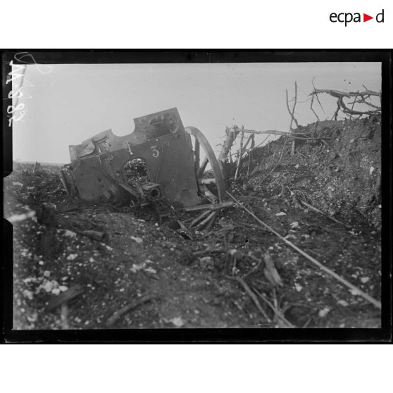 Canon allemand détruit. [légende d'origine]