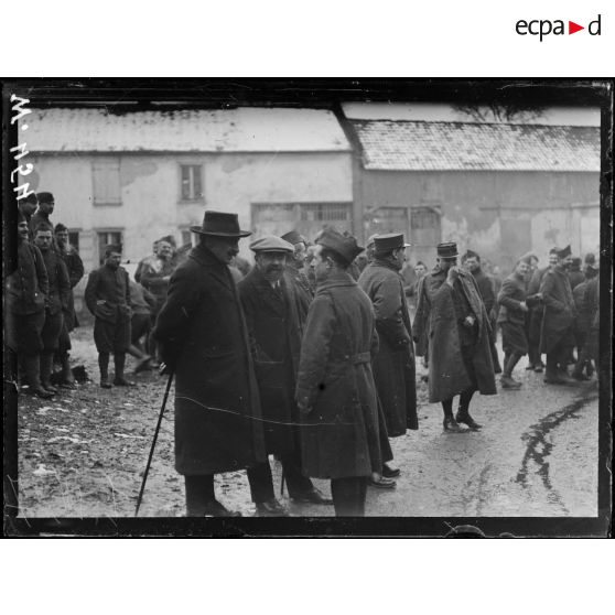 Froissy, la mission dans un cantonnement. [légende d'origine]