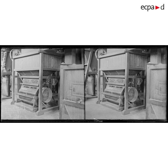 Boulangerie militaire, appareil à mélanger les grains. [légende d'origine]