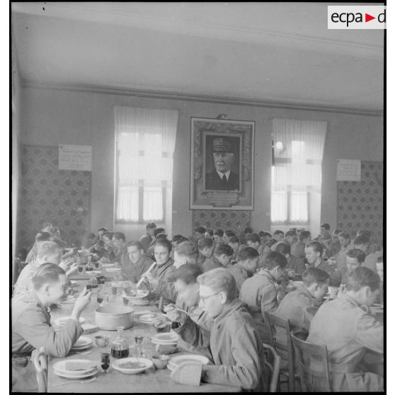 Le réfectoire du centre Bayard.