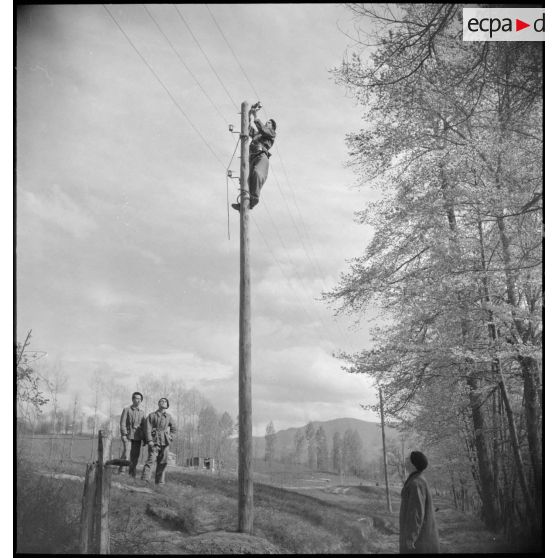 Installations de lignes électriques au centre Bayard.