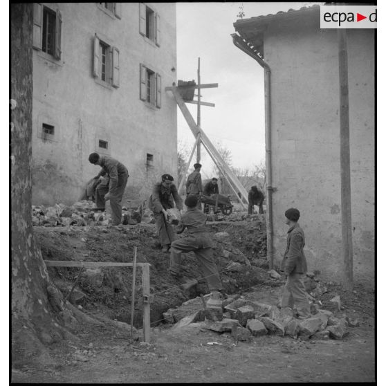 Aménagement d'une route menant au centre d'éducation Bayard.