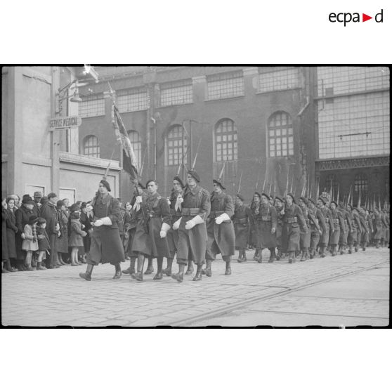 Rapatriement de soldats prisonniers de guerre blessés à Marseille Saint-Charles.