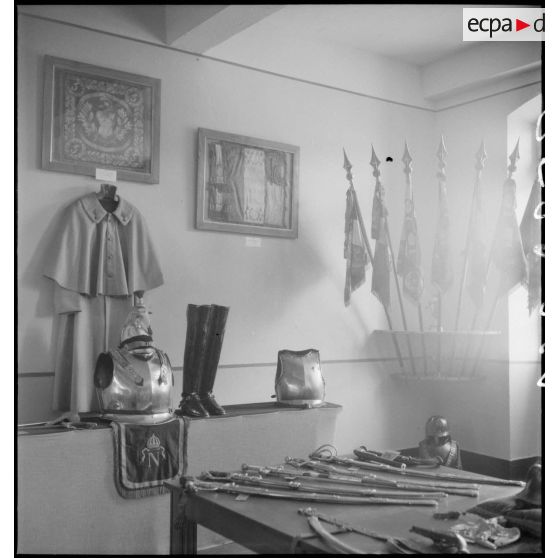Une des salles du musée de l'école militaire de la cavalerie, du train et de la garde, replié à Tarbes.