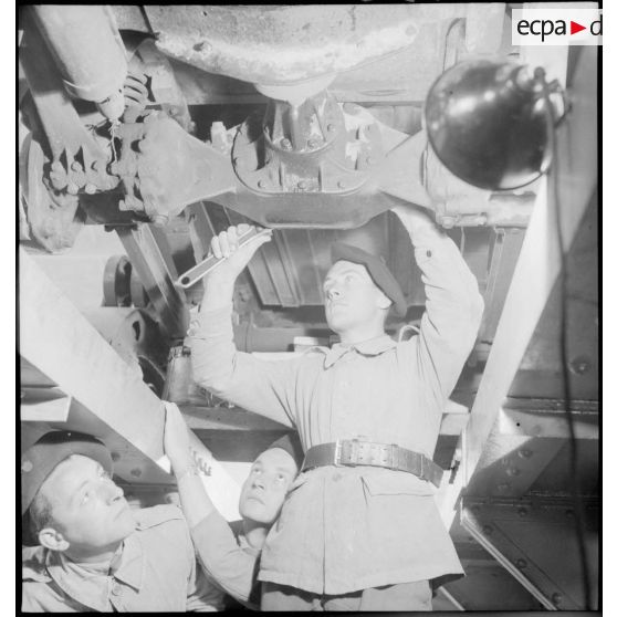 Instruction professionnelle d'artilleurs du 2e RAM.