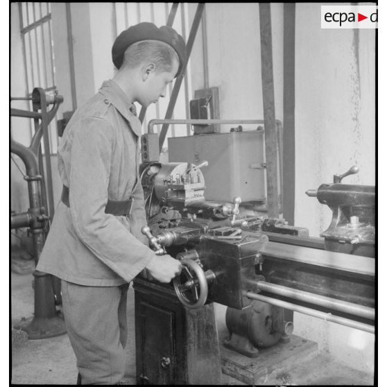 Instruction professionnelle d'artilleurs du 2e RAM.