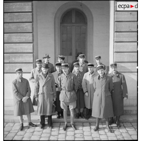 Visite d'officiers au SCA à Vichy.