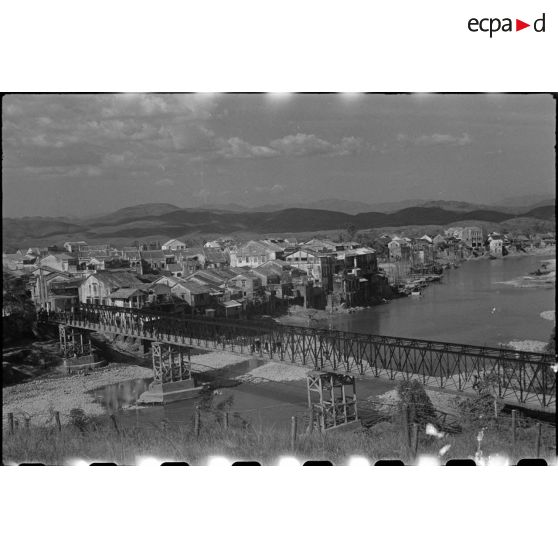 Le pont international reliant Moncay (Mong Cai) à la ville chinoise de Dongxing.