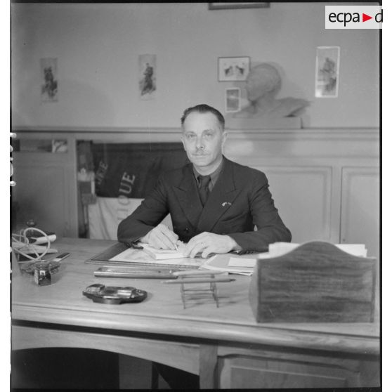 Portrait de monsieur Valo, directeur de l'établissement d'éducation d'Epinal replié à Montélimar.