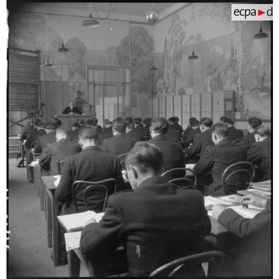 Salles de cours de l'école militaire d'administration à Néris-les-Bains.