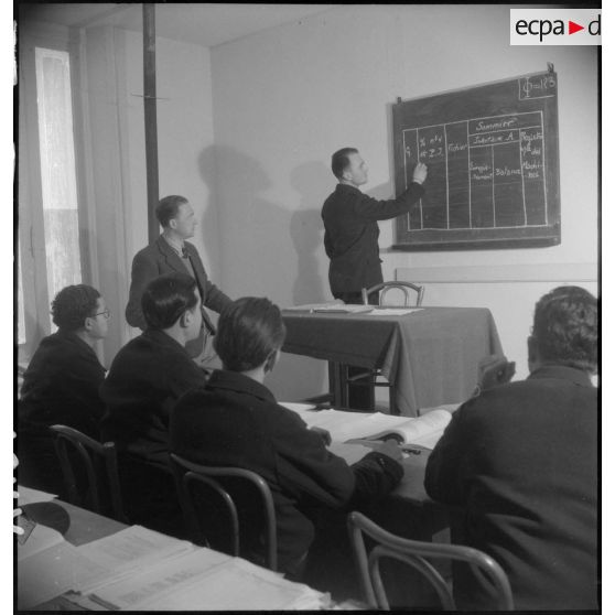 Salles de cours de l'école militaire d'administration à Néris-les-Bains.