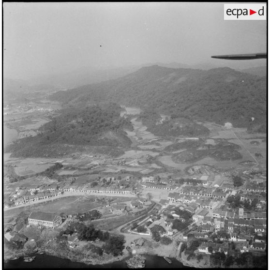 Vue aérienne de Tien Yen au Tonkin.