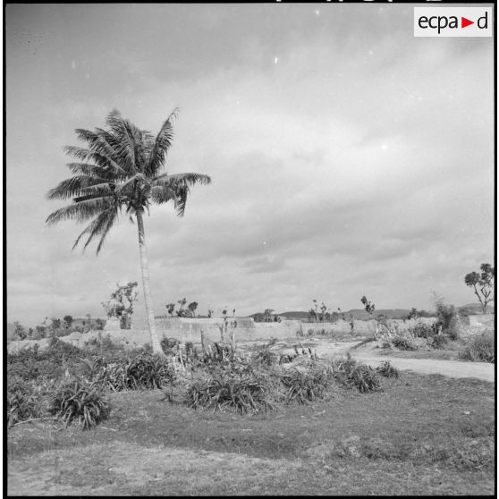 Le village de Mat Song, à 10 kilomètres du poste de Sept Pagodes, détruit en 1945.