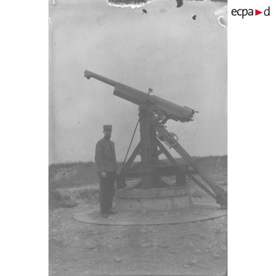 Fort de Longchamp. DCA. 1915. [légende d'origine]