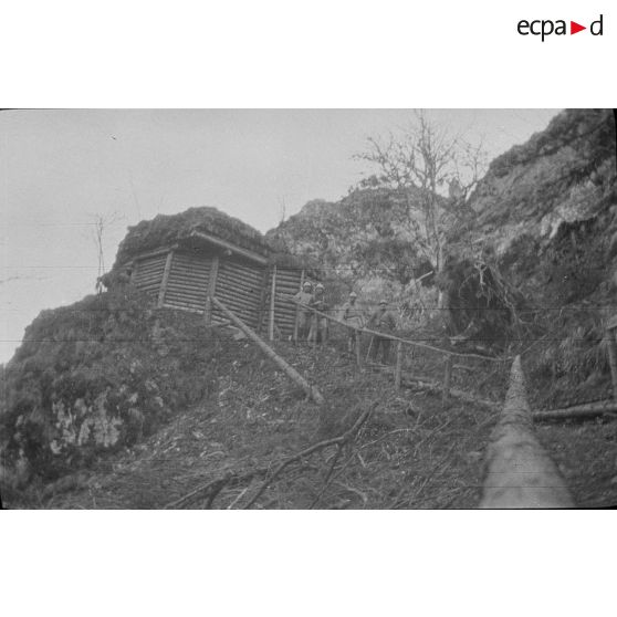 Pré de Raves. Observatoires, panoramas. 7-1916. [légende d'origine]